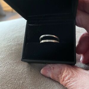 Elegant Silver Ring with Crystal Accents